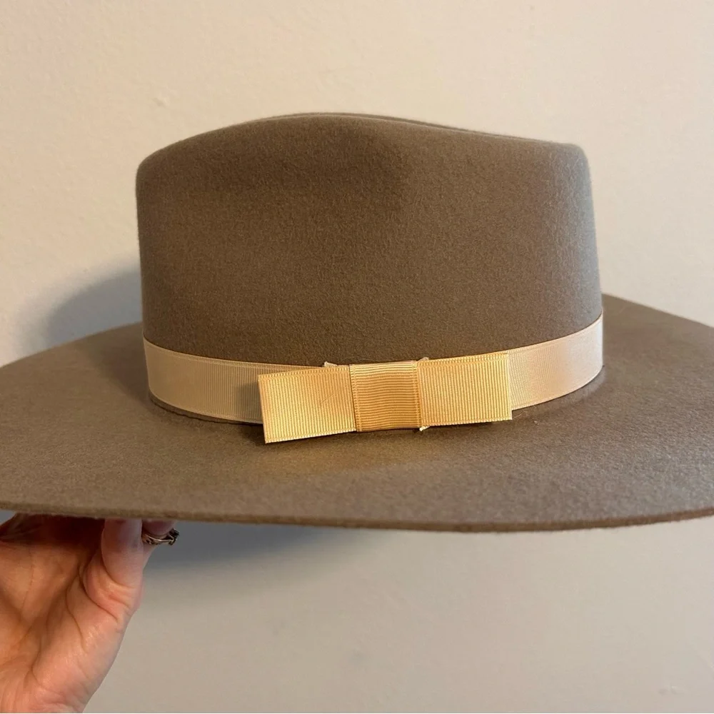 Twister 100% Wool Tan Hat with Pink Ribbon